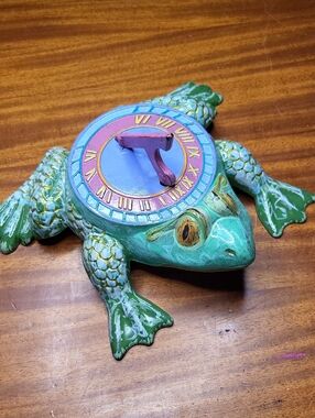 Vintage Metal Green Frog Sundial
